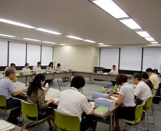 「特定看護師」の医行為の原案を決定