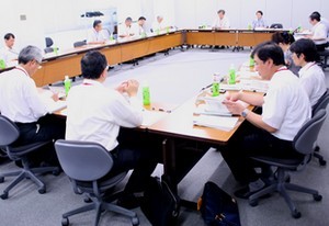 労災病院の運営法人、5項目で最高評価