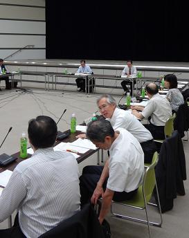 がん対策、中間評価の指標策定急ぐ