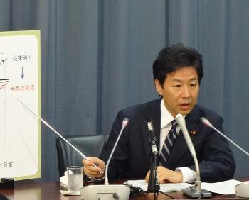 概算要求「ばっさり切る仕事増えた」