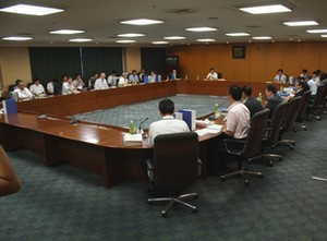 強毒インフルワクチン、優先接種どこまで？