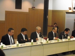 被災地の医師不足めぐり意見交換