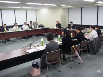 臨床研修プログラムの「弾力化」に賛否