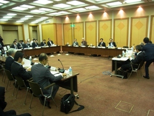 柔整療養費抑制へ、社保審専門委が始動