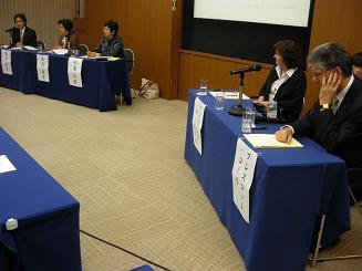 日米の高齢者施設での人権擁護の現状は？