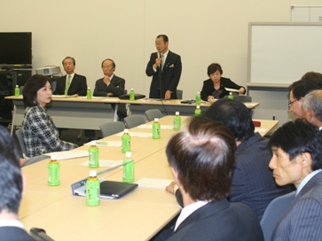 「再生医療推進法案」提出、3党合意目指す