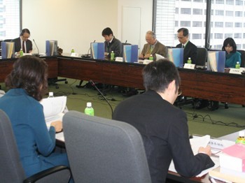 小児慢性特定疾患、成人医療機関と連携