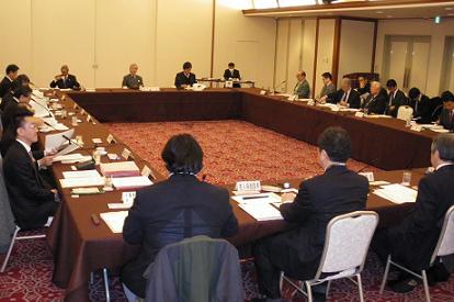 介護事業所の消費税の実態調査案を提示