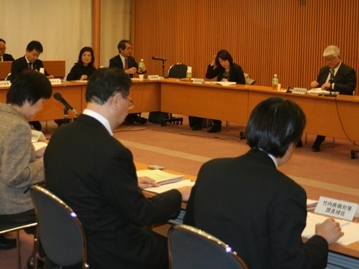 難病対策委、対象疾患の範囲検討