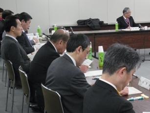 「総合診療医」に名称統一で一致