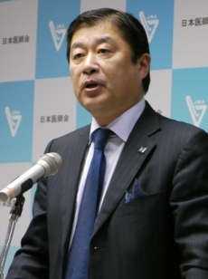 定期接種の拡大、「国民との約束果たして」