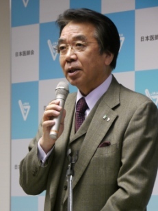 医師と企業間の透明性確保へ協議会を設置