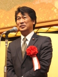 厚労相「消費増税分を社会保障に」