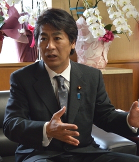 田村厚労相、「機能分化への補助制度検討」