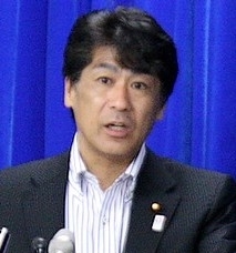 厚労相、国の創薬推進に「水差す」と懸念