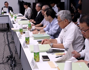 サ高住を住所地特例の対象に