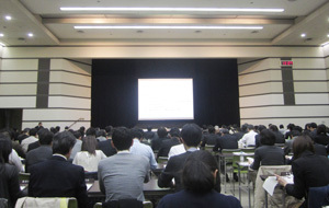 日薬「かかりつけ薬局」のイメージ示す