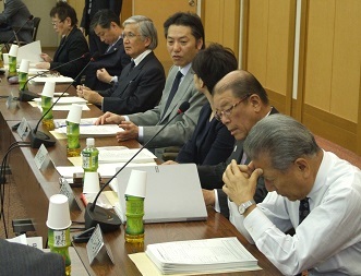 介護報酬改定に向けた取りまとめ、12月に