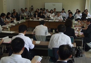 適した介護食品を選ぶ「早見表」作成を提案