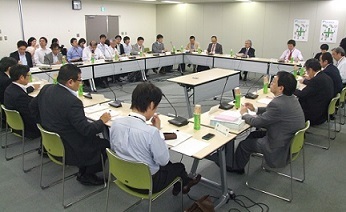 公益活動へ財源拠出義務化など、論点を提示