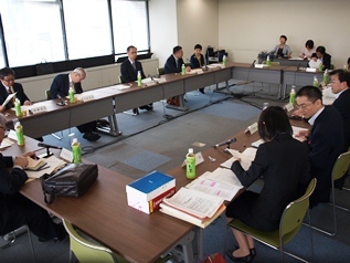 白斑問題で化粧品「使用上の注意」改訂へ