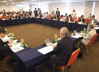 福祉人材確保へ、厚労省の検討会が初会合