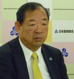 女性薬剤師の復職支援など予算措置を