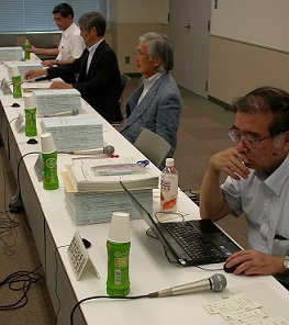 介護報酬改定の影響探る「調査票」など了承