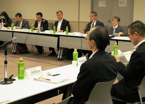 特定行為41項目を前提に審議