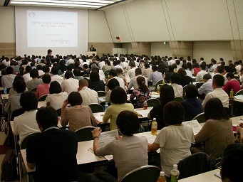 「介護保険の仕組みで地域づくりを」