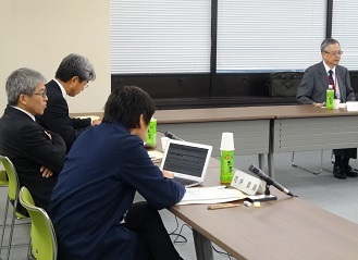 早期・探索的臨床試験拠点の中央値参考に