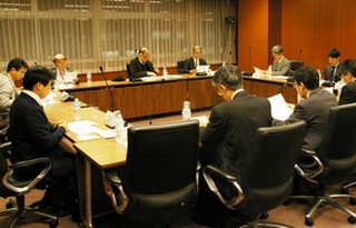 空き家など活用したサ高住は1割未満