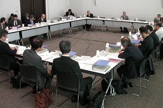 特養など退職手当、長期勤務者を引き上げへ