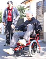 動く楽しみ、かなえる足こぎ車いすのサムネイル画像